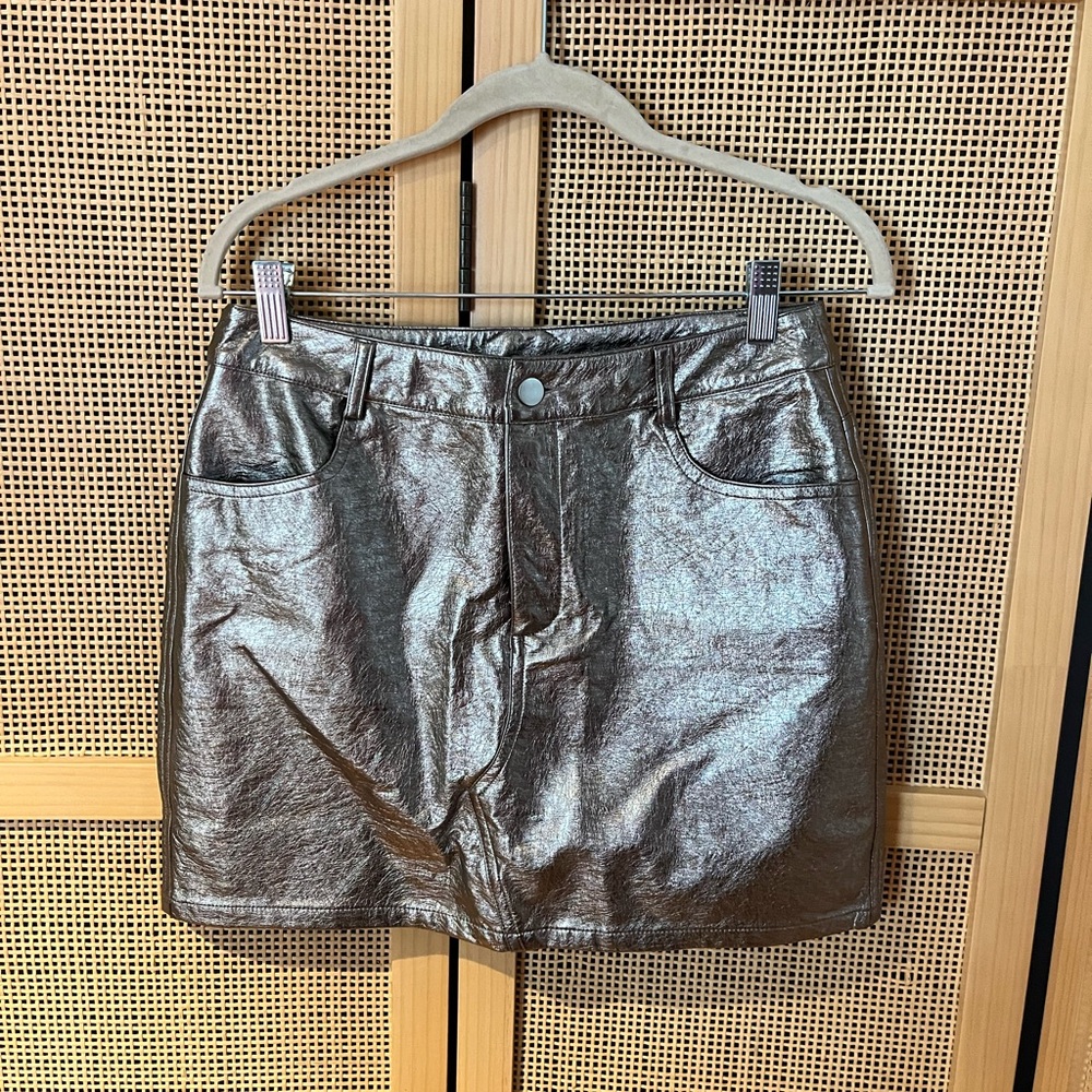 NWT Le Lis Women’s M Metallic Mini Skirt